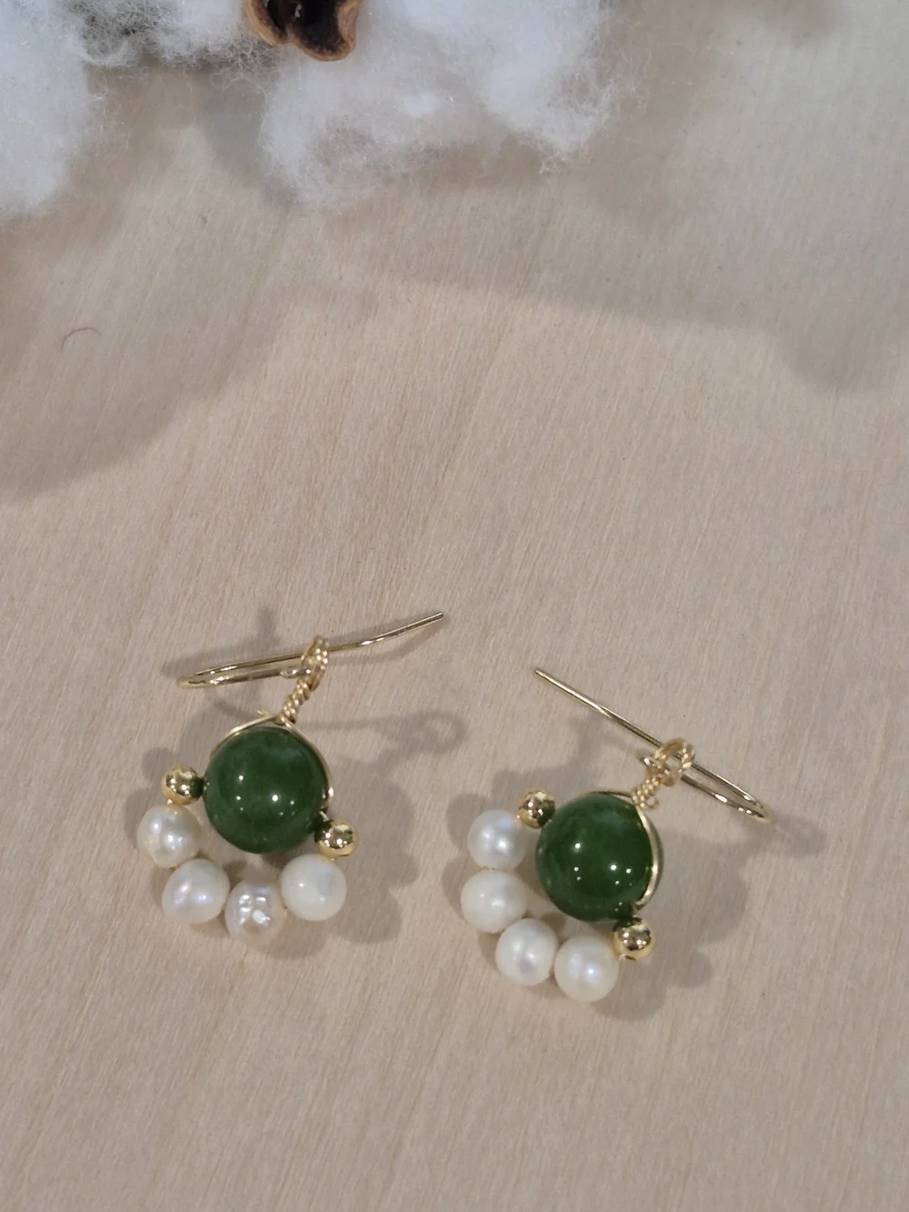 🎉🎉NEW🎉🎉 GOEGEOUS!! 14kt Gold FilledJADE AND FRESHWATER Pearl Dangle Earrings